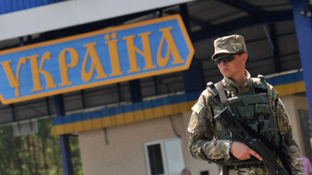 Ucrainienii pot călători în România fără viză, dacă dețin pașapoarte biometrice