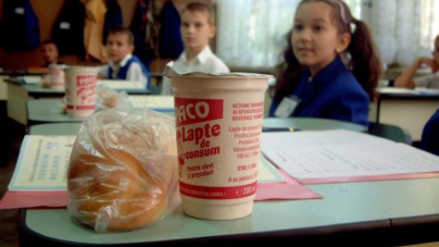 Distribuția laptelui, cornului, merelor și biscuiților în școlile din județ începe din 9 septembrie