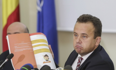 De ce nu a vrut Liviu Marian Pop să dea manuale peste Prut