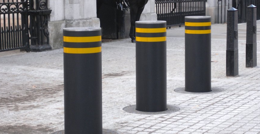 Stâlpișori de antifonare, o inovație revoluționară a primăriei băimărene