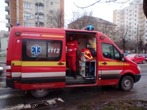 Și-a găsit sfârșitul pe stradă, deși trei ambulanțe au venit să-l  salveze