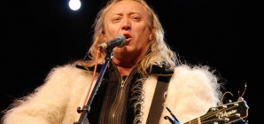 Emblematicul Ștefan Hrușcă își serbează ziua de naștere, rămânând vocea inconfundabilă a colindului românesc