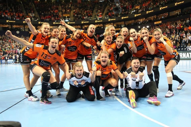 Podiumul CM de handbal feminin: Franța, Norvegia, Olanda