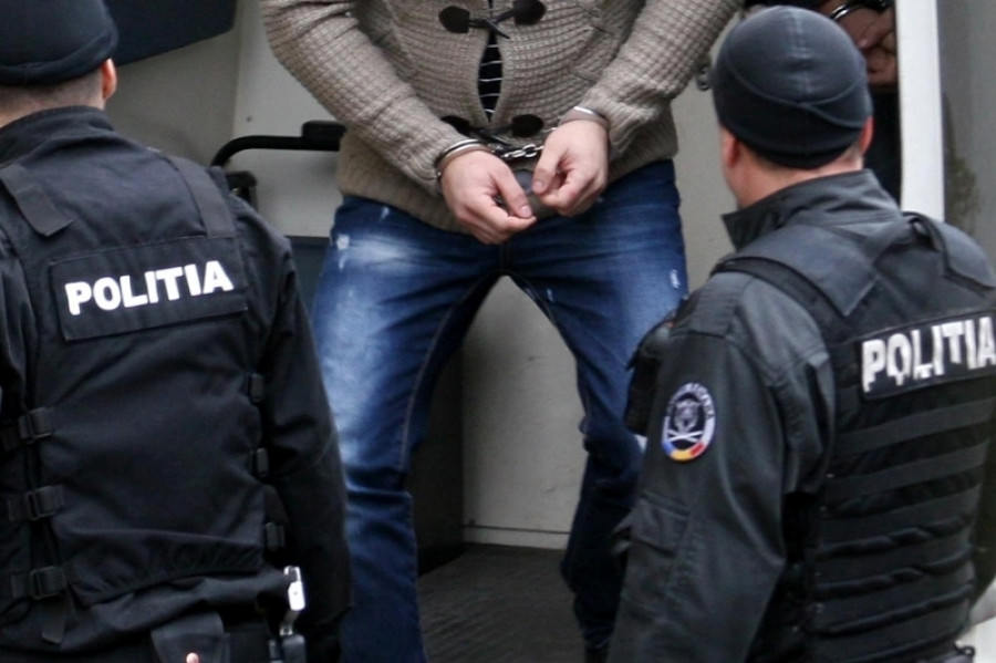 Doi băimăreni au tâlhărit o bătrână