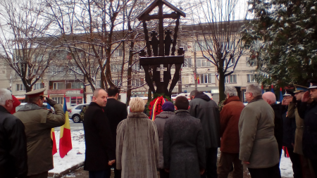 Efecte târzii ale revoluției: ”și-o făcut palate și-o lăsat afară tâlharii din pușcării”