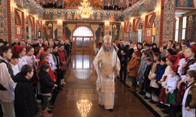 Eveniment în  biserica Parohiei Tăuţii de Sus, la care Preasfinţitul Părinte Iustin a oficiat Sfânta Liturghie Arhierească