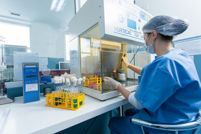 La  botez au fost grețuri și colici, dar nu și toxiinfecție alimentară