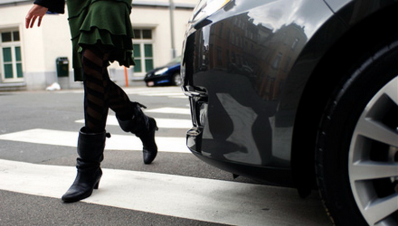 Accidente fără frontiere: un portughez a rănit o româncă pe o trecere de pietoni din Seini