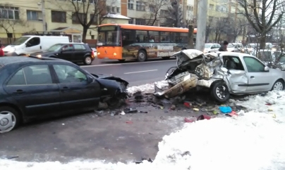 Accidentul de la miezul nopții cu trei mașini zobite rău