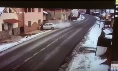Spulberat pe trotuar (VIDEO)