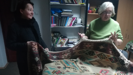 Un covor de-o vârstă cu Marea Unire a fost donat Muzeului de Etnografie