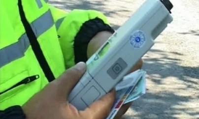 Iresponsabilitate pe șosele: unii conduc beți, alții fără permis