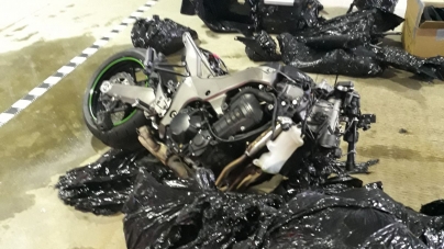 Patru motociclete furate – inclusiv un Harley Davidson – demontate și îndesate într-un microbuz