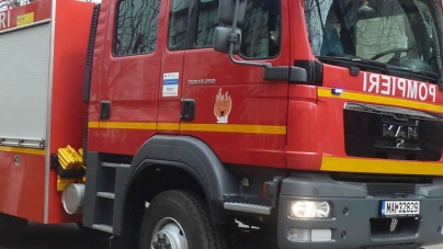 Un incendiu izbucnit într-o magazie s-a extins la o casă din apropiere
