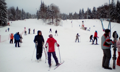 Hai să dăm mână cu mână la schi