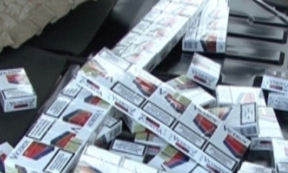 Și-a abandonat  mașina cu tot cu țigările de contrabandă