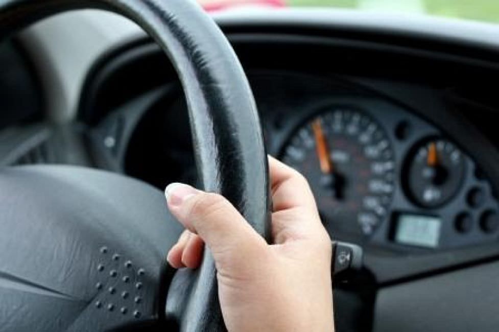 Arestat preventiv după ce a fost prins conducând beat și fără permis