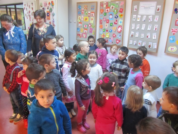 “Poveste de Primăvară”- expoziţie tematică de mărţişoare şi felicitări