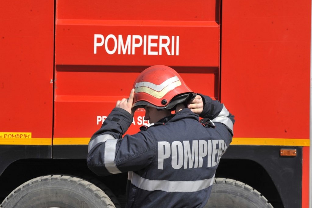 Carne, slănină și gunoaie făcute scrum în mai multe incendii