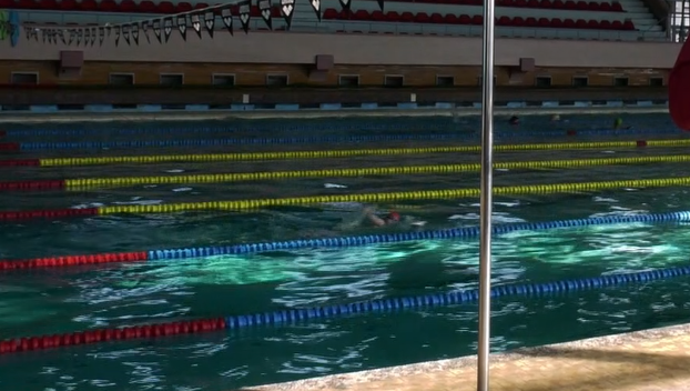 Bazinul olimpic de înot s-a redeschis pentru public