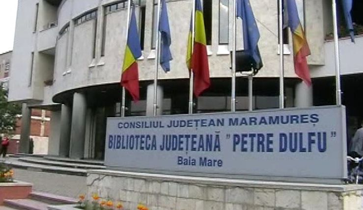 Lucrări ale elevilor maramureșeni, expuse la biblioteca băimăreană