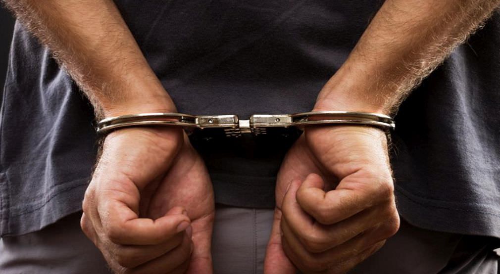 Tânăr reținut pentru nerespectarea ordinului de protecție, violență în familie și amenințare