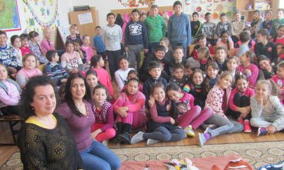 Copiii din  Berinţa şi Copalnic Mănăştur, vrăjiți de ”Covorul povestitor” (GALERIE FOTO)