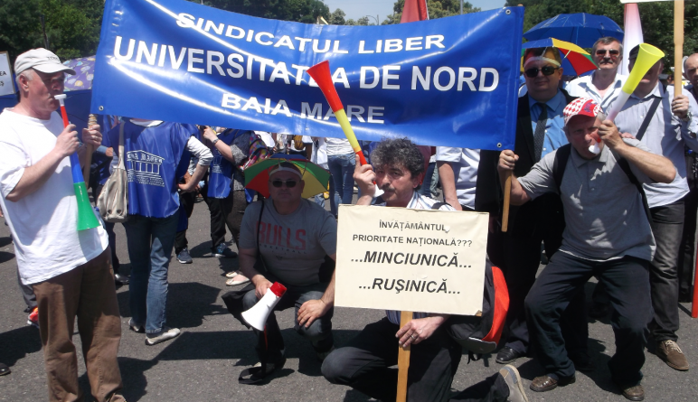 ”Cu o mână ne-au dat, cu cealaltă ne-au luat” – se plâng universitarii