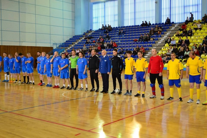 Gală fotbalistică de caritate