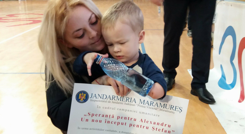 Gloriile fotbalului maramureșean și-au luat ghetele din cui pentru a ajuta doi semeni care au nevoie de proteze (GALERIE FOTO)