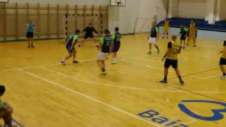 Vedete și proteste în prima etapă a Campionatului Municipal de handbal pentru amatori