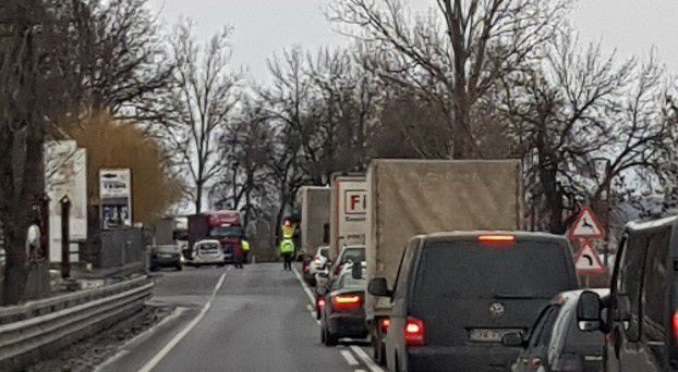 Blocaj rutier spre Șomcuta Mare, din cauza unui accident cu trei răniți