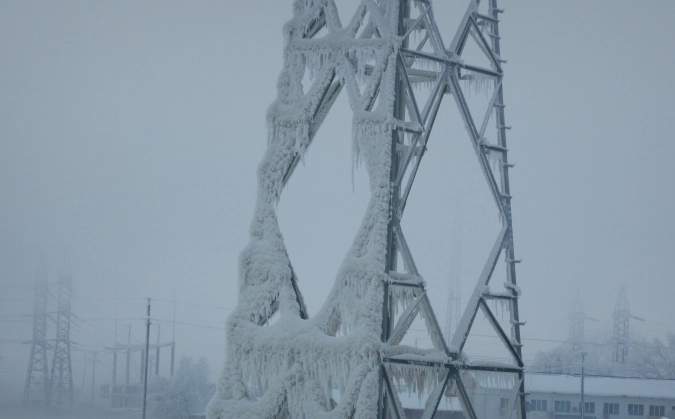 În Borșa, grupuri electrogen alimentează trei din cele opt posturi afectate de vânt și zăpada viscolită