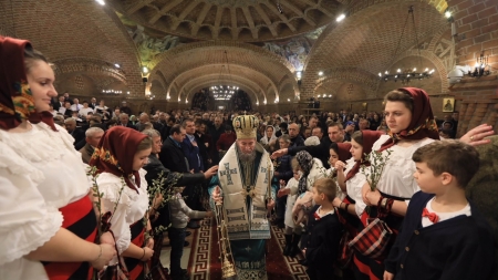 Sfânta Lumină de la Ierusalim va sosi în noaptea de Paşti în Catedrala Episcopală