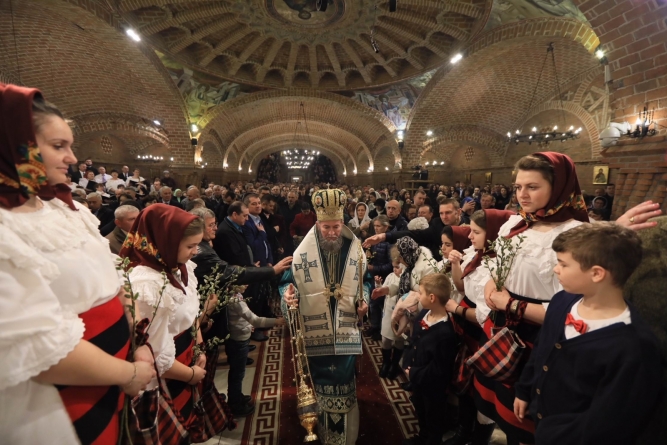 Sfânta Lumină de la Ierusalim va sosi în noaptea de Paşti în Catedrala Episcopală