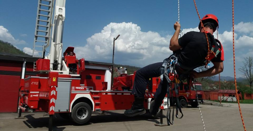 Zi cu incendii din trei în trei ore