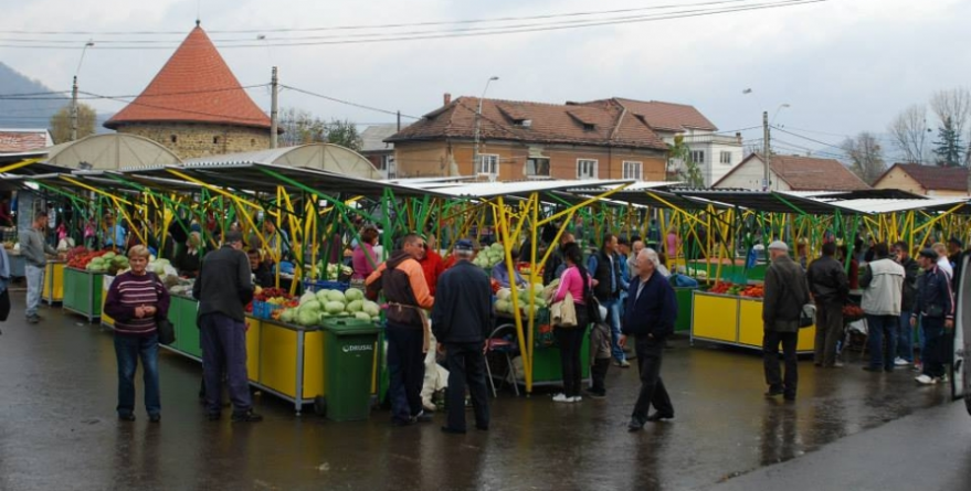 Percheziții în zona pieței din Baia Mare