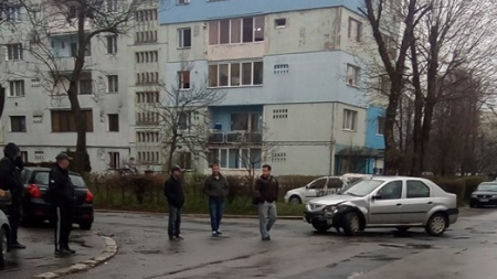 Rănit după o tamponare, a rămas fără plăcuțele de înmatriculare