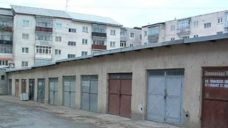 S-a jucat cu focul!: Un furt din garaj și unul dintr-o mașină i-au asigurat unui tânăr maramureșean „un sejur” în arest