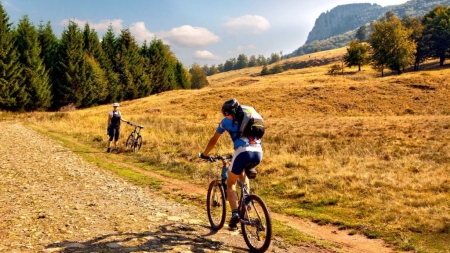 Turismul cu bicicleta prinde tot mai bine în Maramureș