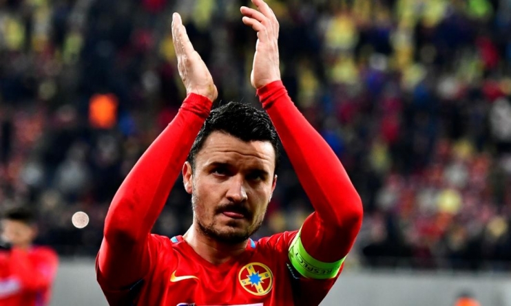 Despre un fotbal plin de moftangii și lovit cu mingea-n ceafă