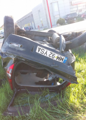 Victima unui accident rutier cere ajutor pentru reconstituirea celor întâmplate