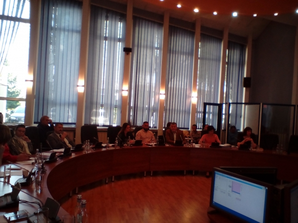 Construiești ilegal, plătești amenda și apoi primăria îți vinde și teren. Dar nu oricine are norocul ăsta!