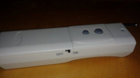 Grup infracţional ce fura din mașini, bruind închiderea centralizată