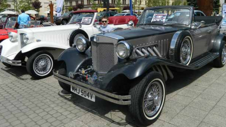 O paradă specială, cu mașini mângâiate de patina vremii