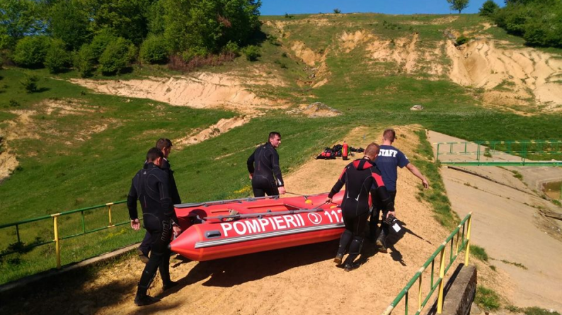 Pescarul dispărut a fost găsit fără viață în lacul Borcut