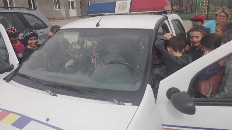 Copii și polițiști, împreună la ”Școala altfel”
