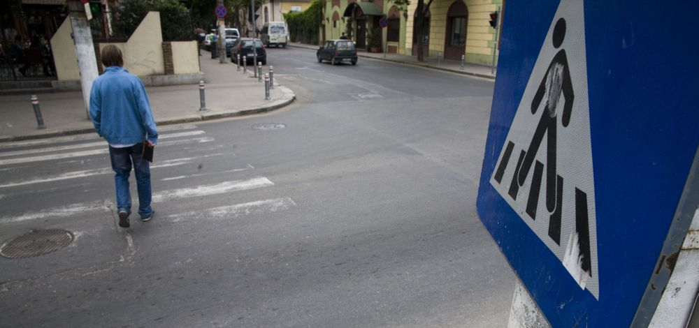 Feriți-vă de accident: sfaturi pentru pietoni