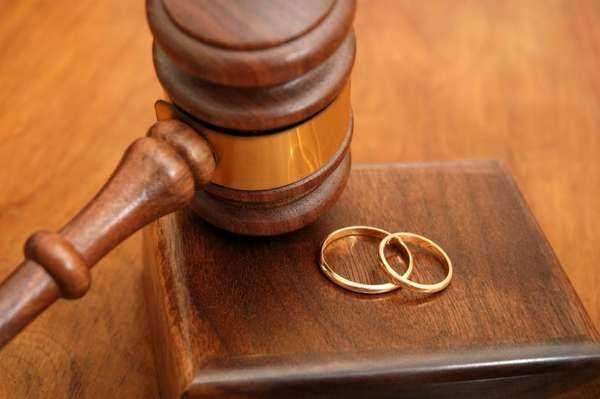 D’ale dandanalelor: căsătorie anulată după ce soțul și-a schimbat sexul
