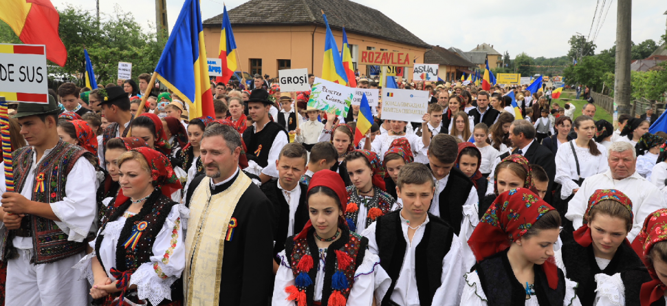 1228 de tineri maramureşeni în Marea Adunare Națională de la Băsești  (GALERIE FOTO)